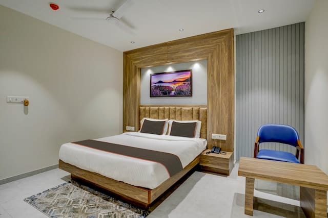 Affordable hotel room in Anand Gujarat